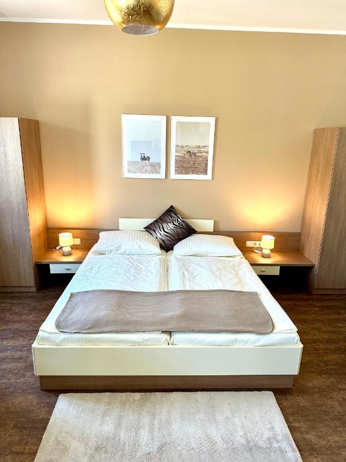 Johnys Jungle Bed & Breakfast Marbach an der Donau Exterior foto