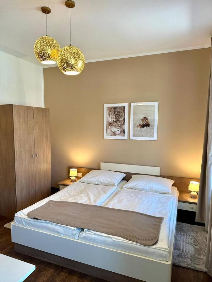 Johnys Jungle Bed & Breakfast Marbach an der Donau Exterior foto